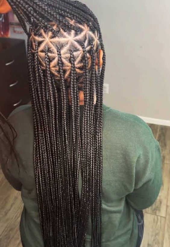 Medium Triangle Knotless Braids